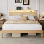 Base de cama Queen de ratán estilo bohemio, madera natural con luces LED, estación de carga, cabecera con almacenamiento, plataforma, no requiere somier, dormitorio moderno
