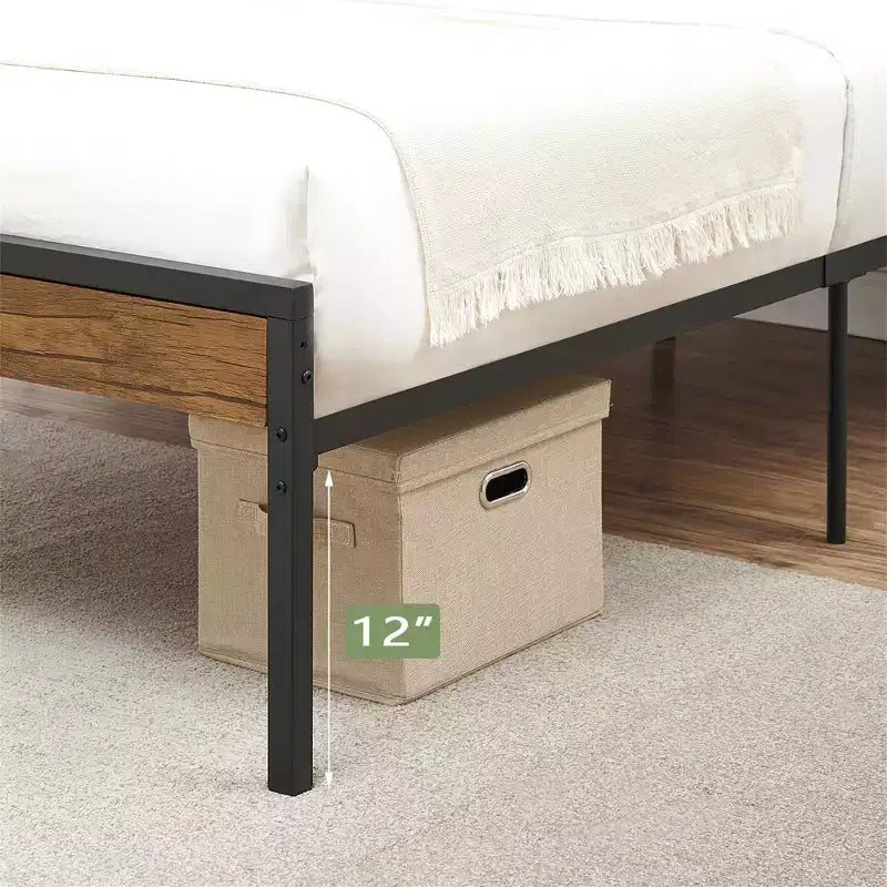 Marco de cama rústico de plataforma estilo casa de campo, cabecero y piecero de madera, somier de metal y madera, almacenamiento bajo la cama, no necesita somier de muelles