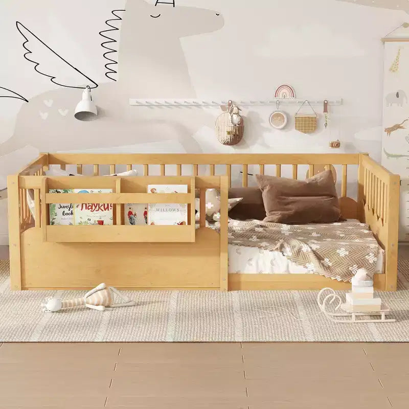 Cama baja para niños con valla elevada y estantería, estructura de cama Montessori de madera doble para niñas y niños