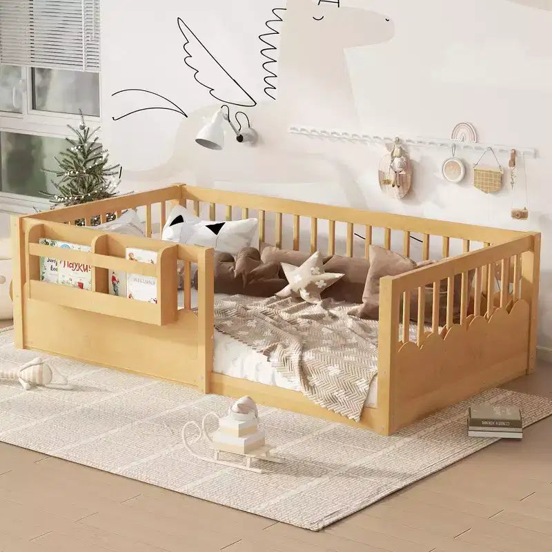 Cama baja para niños con valla elevada y estantería, estructura de cama Montessori de madera doble para niñas y niños