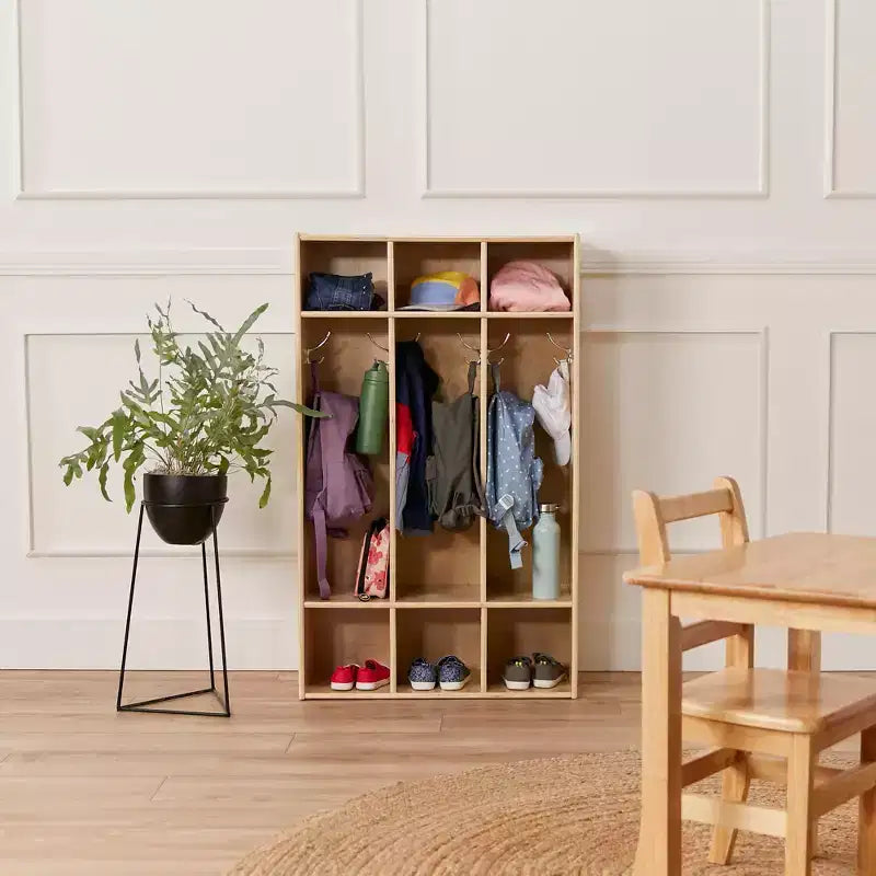 Perchero de 3 secciones Streamline con compartimentos de almacenamiento, muebles para aulas