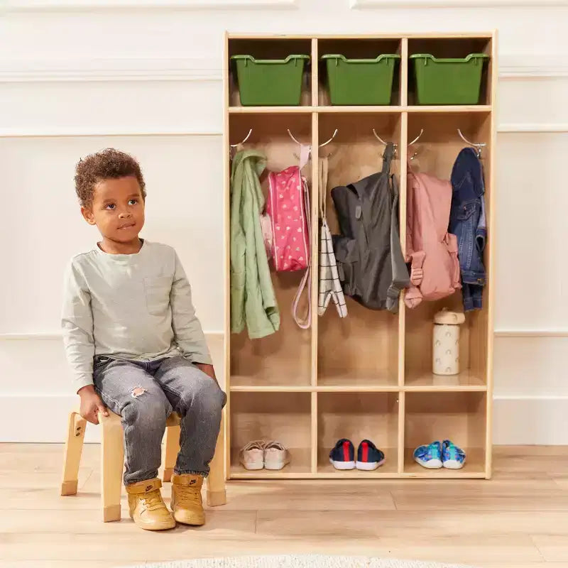 Perchero de 3 secciones Streamline con compartimentos de almacenamiento, muebles para aulas