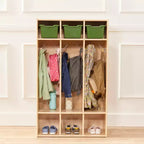 Perchero de 3 secciones Streamline con compartimentos de almacenamiento, muebles para aulas